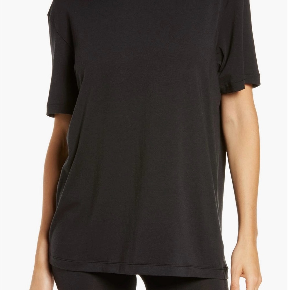 NWT SKIMS Onyx Black Short Sleeve Boyfriend T-Shirt Essential Oversized Top XL